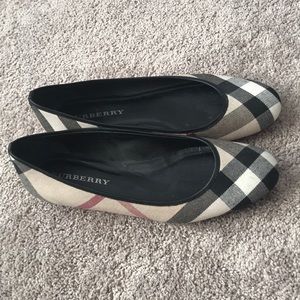NWOT Burberry Flats